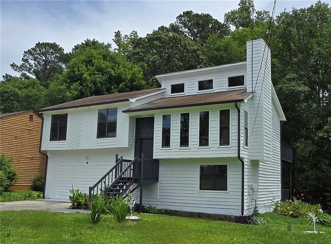 property at 2870 Creekwood Ln NW