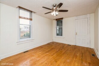 2248 N Southport Ave in Chicago, IL - Building Photo - Building Photo