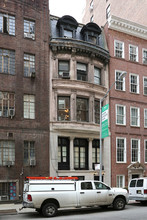 48 E 66th St in New York, NY - Building Photo - Building Photo