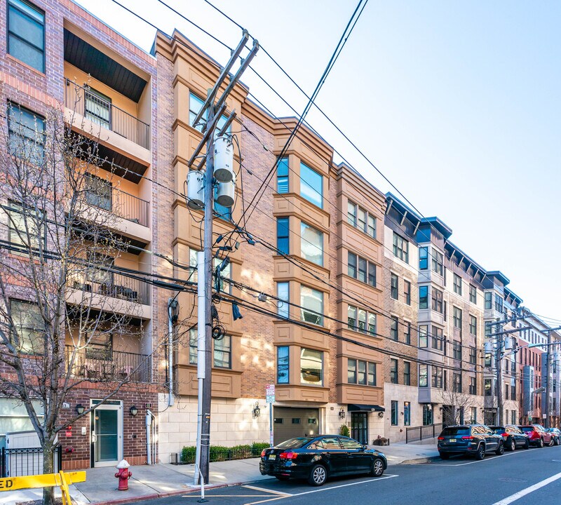 129 Harrison St in Hoboken, NJ - Foto de edificio