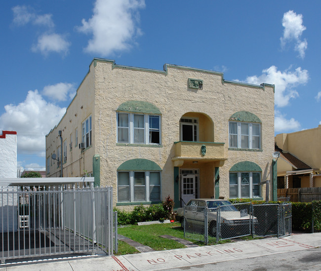 2357 SW 9th St in Miami, FL - Building Photo - Building Photo