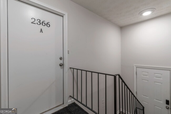 2364 Peachwood Cir NE in Atlanta, GA - Foto de edificio - Building Photo
