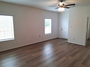 253 Villars Dr in Salado, TX - Building Photo - Building Photo