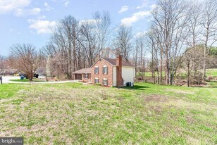 3604 Cox Ct in Huntingtown, MD - Building Photo