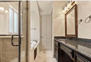 5018 Dominion Blvd in Irving, TX - Building Photo - Building Photo