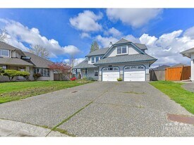 6375-187A 187a St in Surrey, BC - Building Photo