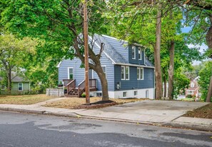 212 Fourth Ave, Unit 212 AptB in Lansdowne, MD - Building Photo