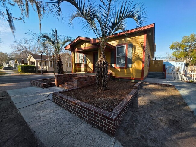 property at 1102 E 33rd St