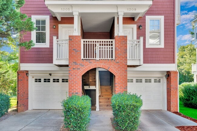 property at 1305 Summit Greenway Court
