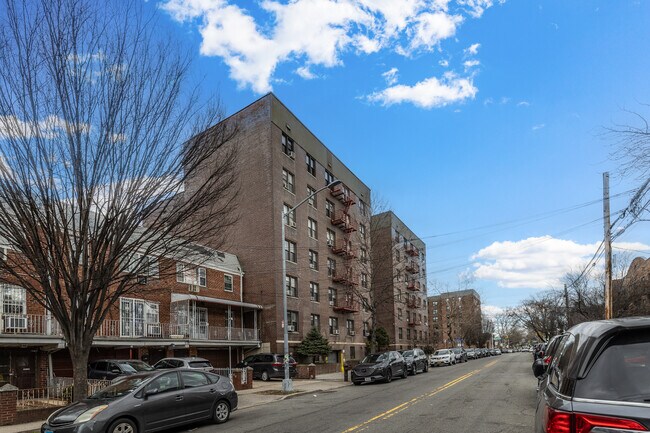 The Mews at Roosevelt