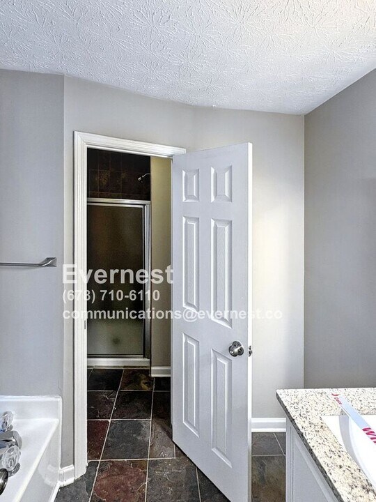 460 Ward Rd in Ellenwood, GA - Building Photo