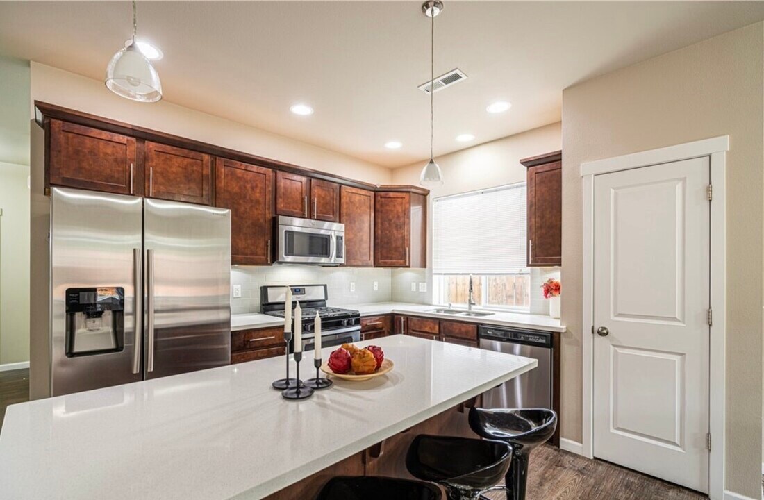 12435 1st Ave S in Seattle, WA - Building Photo