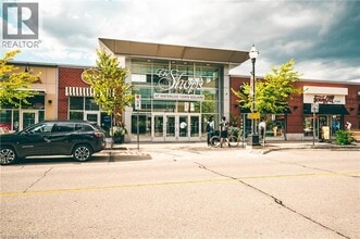 66 Union St E in Waterloo, ON - Building Photo - Building Photo