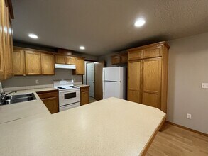 3810 SE 117th Pl in Portland, OR - Building Photo - Building Photo