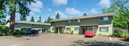 Brentwood Townhomes in Canby, OR - Building Photo - Building Photo