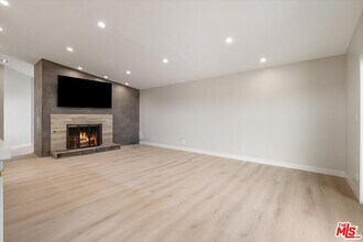 10650 Putney Rd in Los Angeles, CA - Building Photo - Building Photo