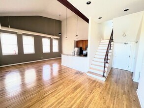 2041 W North Ave in Chicago, IL - Foto de edificio - Building Photo