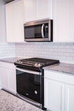 8015 Virginia Dr in Richmond, TX - Building Photo - Building Photo