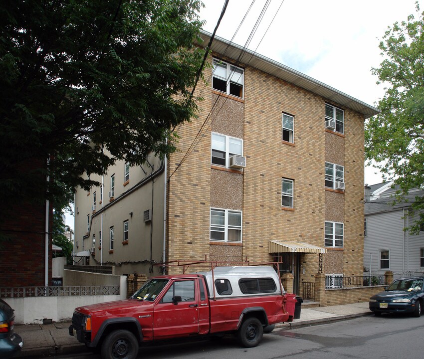 53-55 Van Buren St in Newark, NJ - Foto de edificio