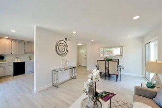 5925 Moraga Ave in San Jose, CA - Building Photo - Building Photo