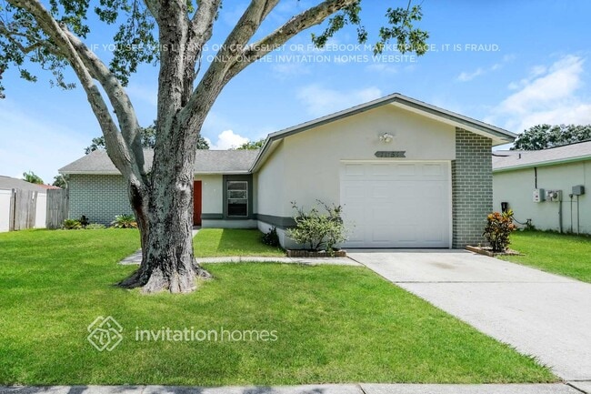 1057 Bridlewood Way in Brandon, FL - Foto de edificio - Building Photo