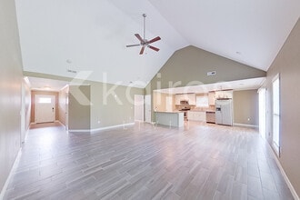 117 Old Orchard Rd in Florence, AL - Foto de edificio - Building Photo