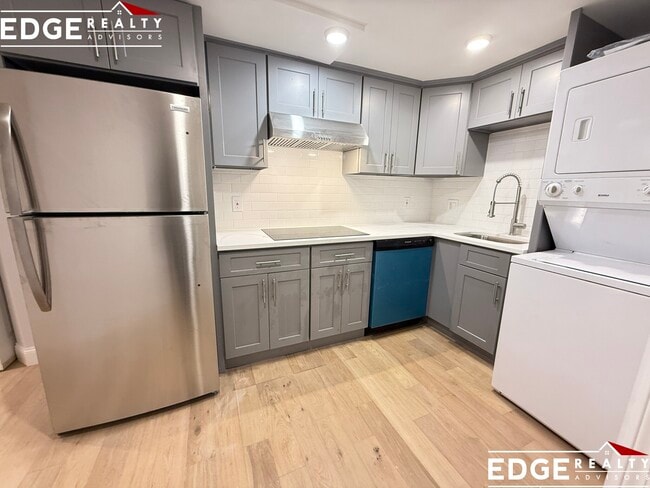 7 Delaware Pl, Unit 1 in Boston, MA - Building Photo - Building Photo