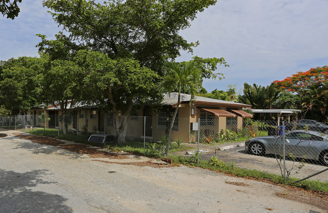 1417 NE 5th Ave in Fort Lauderdale, FL - Building Photo - Building Photo