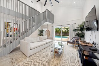2385 Zeder Ave in Delray Beach, FL - Foto de edificio - Building Photo