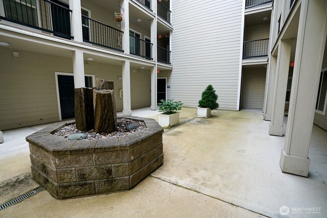 1031 N State St, Unit 402