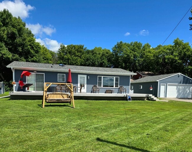 property at 211 Sakatah Blvd N