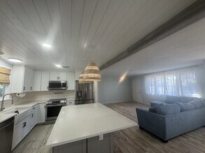 208 Myrtle Ave in Nokomis, FL - Building Photo - Building Photo