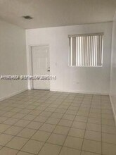 1692 SE 29th Ct, Unit 104 in Homestead, FL - Building Photo - Building Photo