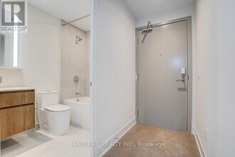 322 Dupont St in Toronto, ON - Building Photo - Building Photo