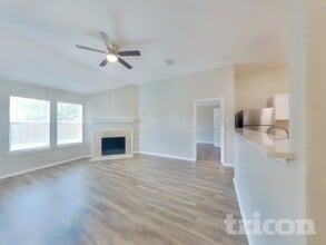 2000 Natchez Dr in Forney, TX - Foto de edificio - Building Photo