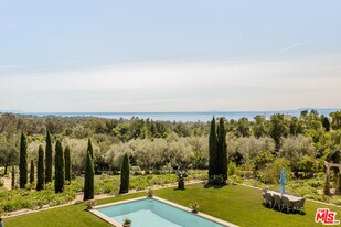 848 Picacho Ln in Montecito, CA - Building Photo