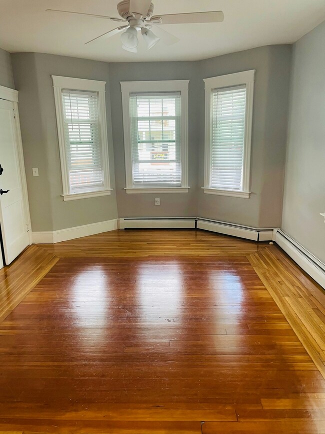 76 Pembroke Ave in Providence, RI - Building Photo - Building Photo