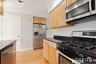 58 Holton St in Boston, MA - Foto de edificio - Building Photo