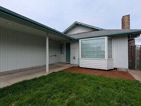 4135 Jessen Dr in Eugene, OR - Building Photo - Building Photo