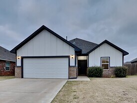 14308 Peach Tree Dr in Yukon, OK - Building Photo