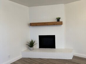 4802 W Kaweah Ave in Visalia, CA - Building Photo - Building Photo