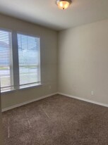 5101 Hacienda Dr in Killeen, TX - Building Photo - Building Photo