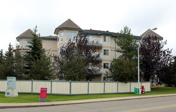 The Californian Manor II in Edmonton, AB - Building Photo - Building Photo