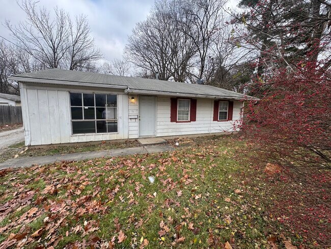 property at 1911 E Fairchild St