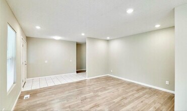 11951 Jerries Ln in Florissant, MO - Foto de edificio - Building Photo