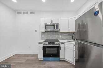 5719 Cambridge St in Philadelphia, PA - Building Photo - Building Photo