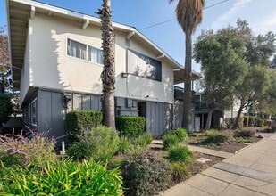 Bay Terrace in San Mateo, CA - Foto de edificio - Building Photo