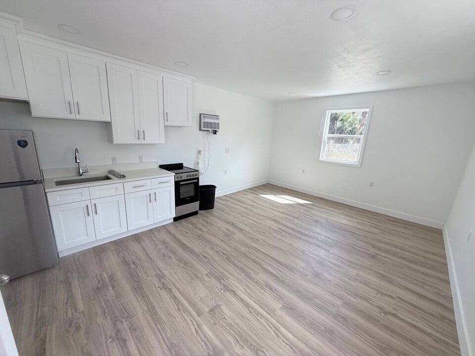 1520 Blue Sage Dr in Naples, FL - Building Photo