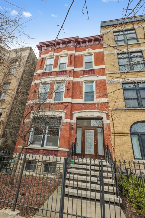 2218 N Sedgwick St in Chicago, IL - Building Photo