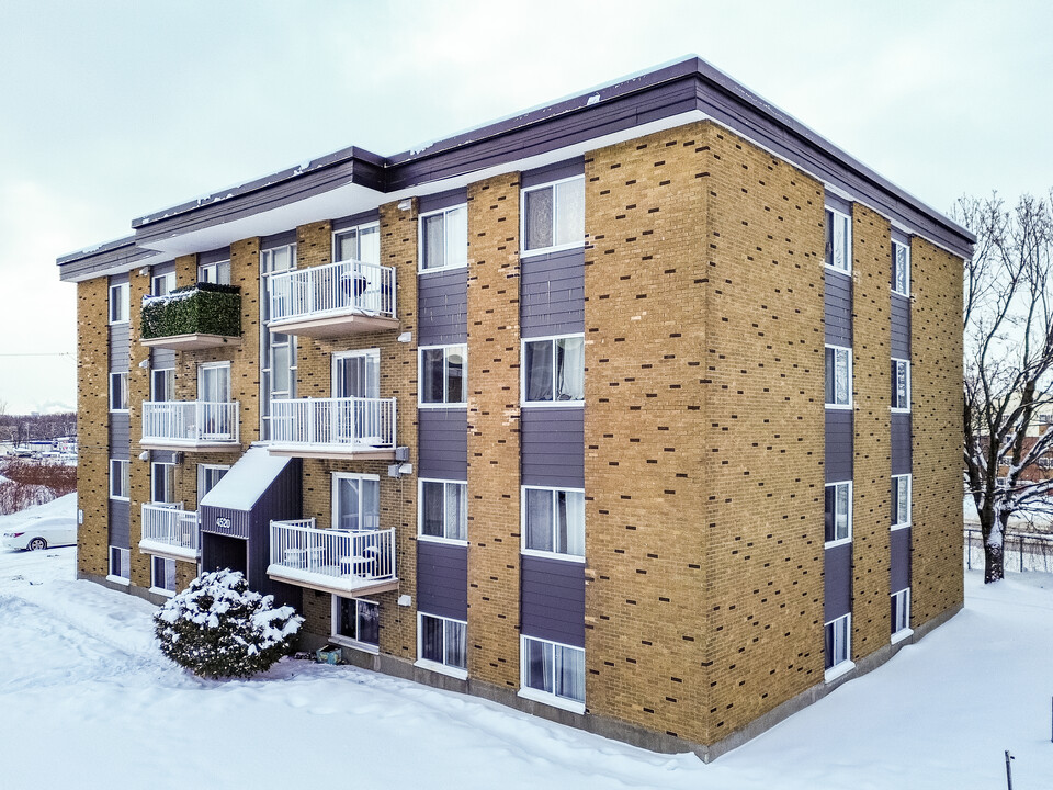 4520 Le Monelier Rue in Québec, QC - Building Photo